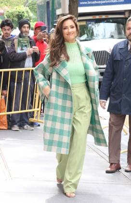 Minka Kelly promotes book Tell Me Everything: A Memoir at The View . Featuring: Minka Kelly Where: New York, New York, United States When: 03 May 2023 Credit: Roger Wong INSTARimages Copyright: xRogerxWongx 52678466 EDITORIAL USE ONLY. NOT FOR USE BY NEWSPAPERS BASED IN THE UK.