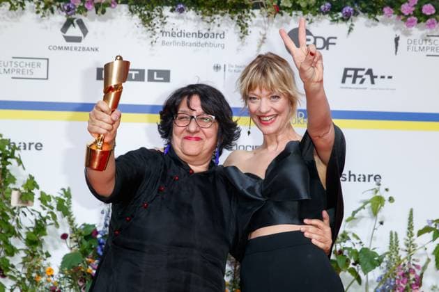 Entertainment Bilder des Tages Event - Deutscher Filmpreis 2023 Roshanak Behesht Nedjad und Heike Makatsch beim 73. Deutschen Filmpreis im Theater am Potsdamerplatz am 12.05.2023 in Berlin. Copyright: xEventpressxKochanx