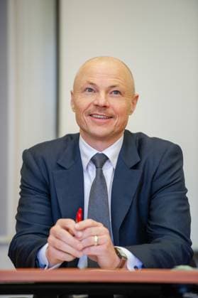 Philipp Nimmermann Dr. Philipp Nimmermann soll neuer Staatssekretär im Bundeswirtschaftsministerium werden und die Nachfolge des in den einstweiligen Ruhestand versetzten Patrick Graichen antreten. Kiel Schleswig-Holstein Deutschland fpr-nimmermann-8846