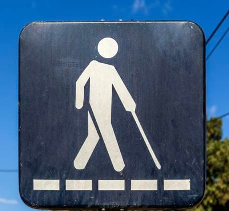 Straßenschild einer blinden Person, die die Straße mit einem weißen Stock überquert, Taroudant, Sous Tal, Marokko, Nordafrika, Afrika Copyright: imageBROKER IanxMurray iblimu09040895.jpg