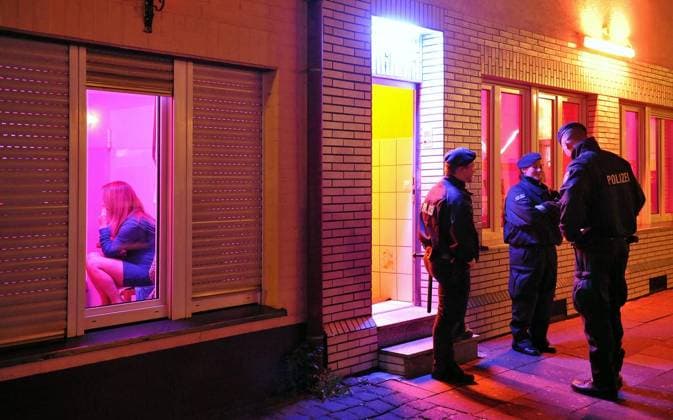 Razzia der Polizei im Rotlichtviertel an der Flaßhoffstraße in Oberhausen Copyright: TomxThöne