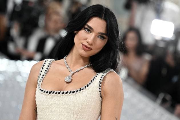 The 2023 Met Gala Celebrating Karl Lagerfeld: A Line Of Beauty - NYC. Dua Lipa attends The 2023 Met Gala Celebrating Karl Lagerfeld: A Line Of Beauty at The Metropolitan Museum of Art on May 01, 2023 in New York City. Photo by DNphotography ABACAPRESS.COM NEW-YORK United States  Copyright: xDNPhotography ABACAx 851409_191 DNPhotography ABACAx 851409_191