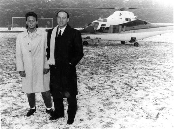 **SPECIAL FEE** **SPECIAL FEE** FROM LEFT BERLUSCONI PIERSILVIO AND FATHER BERLUSCONI SILVIO, BEHIND HELICOPTER (MILAN - 1988-01-09, Ravezzani GIACOMINOFOTO) ps the photo can be used in respect of the context in which it is was taken, and without defamatory intent of the decency of the persons represented Editorial Usage Only  Copyright: xRavezzanix xGIACOMINOFOTOx xIPAx Agenzia_Fotogramma_FGR3801339