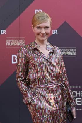 Johanna Christine Gehlen (Schauspielerin), Einzelbild,angeschnittenes Einzelmotiv,Halbfigur,halbe Figur. Roter Teppich,Red Carpet,Bayerischer Filmpreis 2023 am 16.06.2023 im Prinzregententheater in Muenchen.