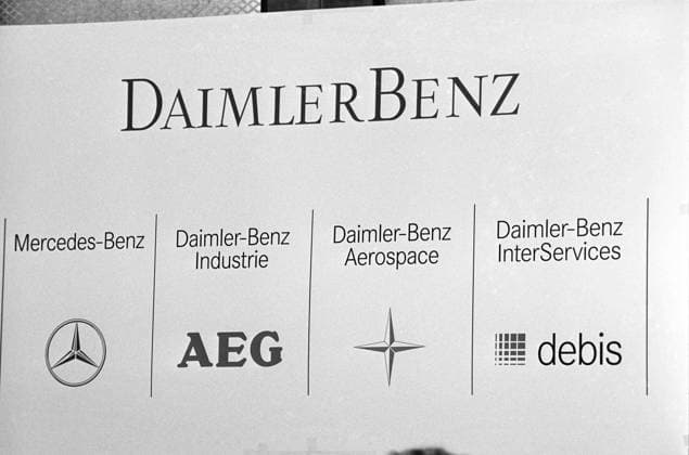 Daimler-Benz opens its representative office in Moscow 8423913 09.02.1995 The news conference to mark the opening of the Moscow office of the German automotive concern Daimler-Benz headed by Andreas Meyer-Landrut, former ambassador of the Federal Republic of Germany to the USSR and head of the representative office. A presentation of the companies that are part of the concern. Yuriy Zaritovskiy Moscow Russia  Copyright: xYuriyxZaritovskiyx