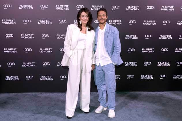 Bilder des Jahres 2023, Entertainment June 06 Entertainment Themen der Woche KW25 Entertainment Bilder des Tages Iris Berben und Kostja Ullmann bei der Premiere des Kinofilms Paradise auf dem 40. Filmfest München 2023 in der Astor Film Lounge im Arri Kino. München, 24.06.2023