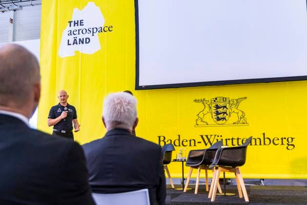 Bilder des Jahres 2023, News 07 Juli News Themen der Woche KW27 ESA-Astronaut Dr. Alexander Gerst. Auftaktveranstaltung der Luft- und Raumfahrtstrategie THE Aerospace LÄND. Unter der Dachmarke THE Aerospace LÄND werden die Forschungsaktivitäten und Initiativen gebündelt, um Aktivitäten und Cluster auszubauen und Innovationen zu fördern. Aktuell erwirtschaften in Baden-Württemberg rund 16.000 Beschäftigte jährlich einen Umsatz von über fünf Milliarden Euro in der Luft-und Raumfahrtindustrie. 06.07.2023: Stuttgart, Baden-Württemberg, Deutschland, Europa