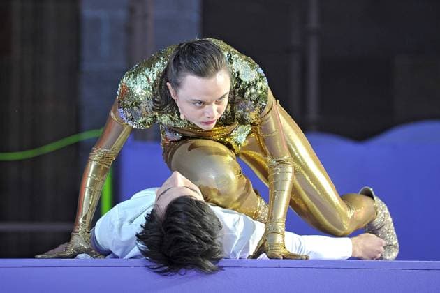Bilder des Jahres 2023, Entertainment 07 Juli Entertainment Themen der Woche KW27 NIBELUNGEN FESTSPIELE. Schauspielerin Lena Urzendowsky und Schauspieler Bekim Latifi während der Fotoprobe zu den Nibelungen Festspielen BRYNHILD am 05.07.2023 vor dem Kaiserdom Worms. 20230705MWI79814