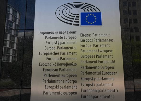 Daily Life In Brussels BRUSSELS, BELGIUM - MAY 31, 2023: A multilingual plaque bearing the inscription European Parliament in all official languages of the European Union adorns the facade of the European Parliament offices in Brussels. This symbolic display showcases the diverse linguistic heritage and inclusive spirit at the heart of European Union governance, in Brussels, Belgium, on May 31, 2023. Brussels Belgium  Copyright: xArturxWidakx originalFilename: widak-dailylif230531_npf2Y.jpg