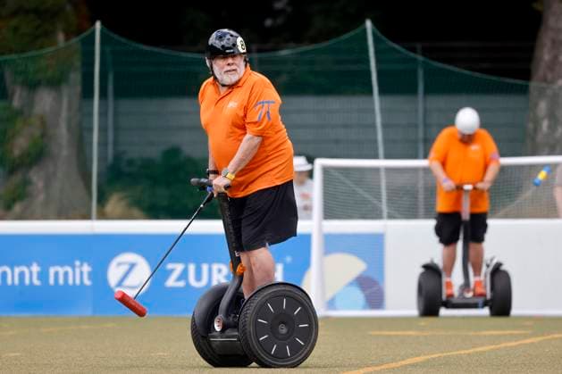 Bilder des Jahres 2023, Entertainment 07 Juli Entertainment Themen der Woche KW28 Entertainment Bilder des Tages Apple-Mitgründer Steve Wozniak spielt mit dem Team Chaos bei den Segway-Polo-Weltmeisterschaften 2023 (ISPA WOZ Challenge Cup) ausgetragen von der SegwayPolo Deutschland und der International Segway Polo Association (ISPA) im Sportpark Müngersdorf. Köln, 16.07.2023 NRW Deutschland Copyright: xChristophxHardtx