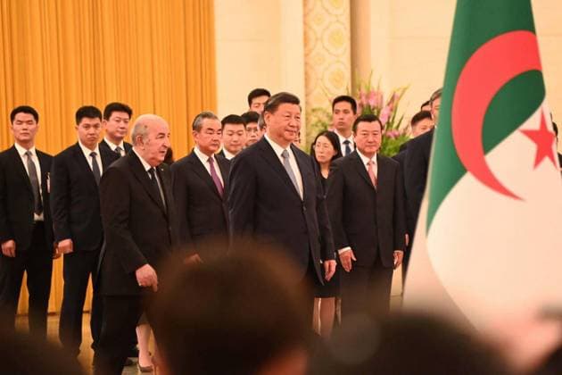 Chinese President Xi Jinping holds a welcoming ceremony for Algerian President Abdelmadjid Tebboune in the Northern Hall of the Great Hall of the People prior to their talks in Beijing, capital of China Chinese President Xi Jinping holds a welcoming ceremony for Algerian President Abdelmadjid Tebboune in the Northern Hall of the Great Hall of the People prior to their talks in Beijing, capital of China, July 18, 2023. Xi held talks with Tebboune in Beijing on Tuesday. Photo by Algerian Presidency Office APAimages China China China 180723_CHINA_APO_00 (3) Copyright: xapaimagesxAlgerianxPresidencyxOfficex xapaimagesx