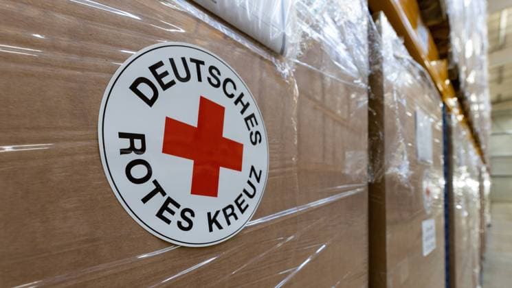 19.07.2023, Deutschland, Sachsen, Dresden, Blick auf das neue rescEU-Logistikzentrum des Deutschen Roten Kreuzes, DRK Landesverband Sachsen e.V., Bremer Straße 10a, hier lagert ein erheblicher Teil der Europäischen Pandemie-Reserve