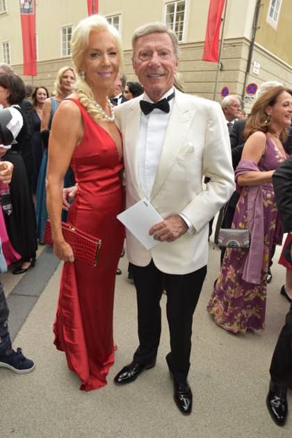 Hans Peter Wild, Besitzer Schloß Mönchstein, Hotel Goldener Hirsch, Caprisonne, Festspiel-Großsponsor, Lebensgefährtin Christine Drage, Le nozze di Figaro, 2023, Premiere, Salzburger Festspiele, Manfred Siebinger
