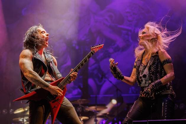 Bilder des Jahres 2023, Entertainment 08 August Entertainment Themen der Woche KW31 Entertainment Bilder des Tages Wacken 2023 offiziell eröffnet - Doro Jubiläumshow Obwohl es am Dienstag wegen der Starkregen tatsächlich absoluten Anreisestop auf dem Wacken Open Air gab es für die Fans Mittwoch wie geplant die langersehnte Eröffnung des Festivalgeländes. Mit etwas weniger Besuchern, aber trotz Regen ein tolles Ereignis nach langem Bangen. Die Fans die es geschafft hatten auf das Gelände zu kommen strömten endlich auf das Infield. Erster Künstler war Skindred, der die Fans absolut begeisterte. Doro Pesch feierte als Headliner des Abends Ihr Bühnenjubiläum auf der Hauptbühne. Wacken Wacken open Air Schleswig Holstein Deutschland _JR58720