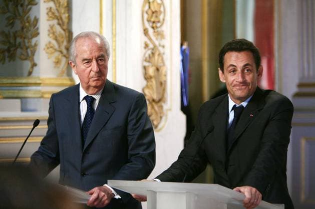 First meeting of the new reform commission at the Elysee Palace in Paris Former Economy minister Edouard Balladur and President Nicolas Sarkozy attend the first meeting of the new reform commission on July 18, 2007, at the Elysee Palace in Paris, France. Sarkozy s reform commission wants to modernizing France s Political institutions. Photo by Mousse ABACAPRESS.COM Paris France  Copyright: xMousse ABACAx 127365_16 Mousse ABACAx 127365_16 