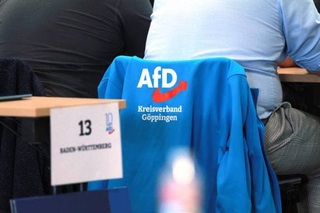 Magdeburg, Sachsen-Anhalt, Deutschland, 05.08.2023: AfD-Europawahlversammlung, AfD-Logo des Kreisverband Göppingen am Stuhl eines Delegierten Copyright: xdtsxNachrichtenagenturx dts_20958