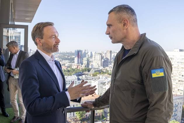 Bilder des Jahres 2023, News 08 August News Themen der Woche KW33 News Bilder des Tages News Themen der Woche KW32 Christian Lindner (FDP), Bundesminister der Finanzen, reist nach Kiew. Hier bei einem Treffen mit dem Buergermeister von Kiew, Witali Klitschko. Kiew. 14.08.2023 Kiew Ukraine Copyright: xThomasxImox