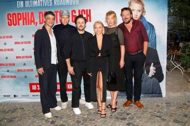 Bilder des Jahres 2023, Entertainment 08 August Entertainment Themen der Woche KW34 Entertainment Bilder des Tages Carlo Ljubek, Marc Hosemann, Dimitrij Schaad, Anna Maria Muehe, Dimitrij Schaad, Lina Beckmann und Charly Huebner bei der Sophia, der Tod & Ich Â Film Premiere am 26.08.2023 in Hamburg Sophia, der Tod & Ich Â Filmpremiere in Hamburg