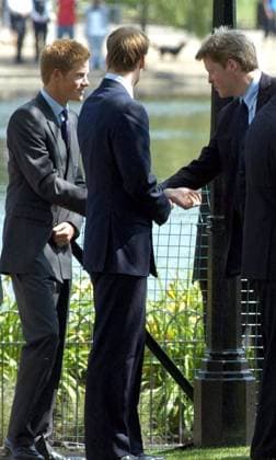 Official opening of Princess of Wales Memorial Fountain Left to Right: HRH Prince William, brother HRH Prince Harry and Earl Charles Spencer attening the official opening of Princess of Wales Memorial Fountain in Hyde Park, London. Date: 06.07.2004., Credit:Photoshot Avalon United Kingdom  Copyright: xPhotoshotx xAvalonx 0502745477