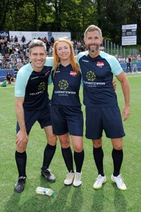 Bilder des Jahres 2023, Entertainment 09 September Ingo Zamperoni, Esther Roling und Micky Beisenherz.15-jähriges Jubiläum vom Benefiz-Fußballspiel KICKEN MIT HERZ, das Duell Promis gegen Ärzte für den guten Zweck im Stadion Hoheluft (SC Victoria Hamburg). Hamburg, 03.09.2023 Bitte Bildunterschrift : IMAGO Michael Wigglesworth