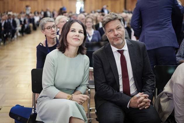 Bilder des Jahres 2023, News 09 September News Themen der Woche KW36 News Bilder des Tages (L-R) Annalena Baerbock, Bundesaussenministerin, und Robert Habeck, Bundesminister fuer Wirtschaft und Klimaschutz und Vizekanzler, aufgenommen im Rahmen der Konferenz der Leiterinnen und Leiter der deutschen Auslandsvertretungen. Berlin, 05.09.2023. Berlin Deutschland