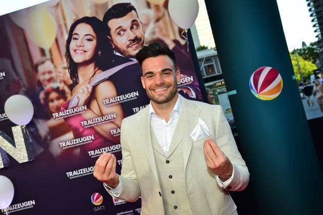 Bilder des Jahres 2023, Entertainment 09 September Entertainment Themen der Woche KW36 Entertainment Bilder des Tages Premiere von TRAUZEUGEN Stefano Zarrella, Bruder des Sängers und Moderators Giovanni Zarrella Ankunft, Red Carpet zur Premiere von TRAUZEUGEN im Kino ZooPalast in Berlin, am 05.09.2023