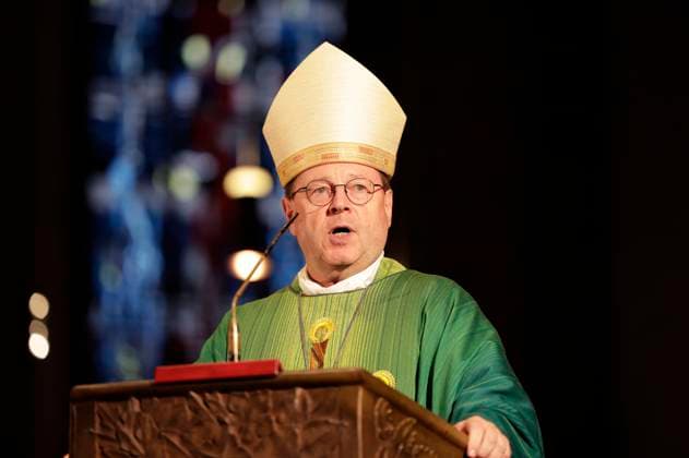 Georg Bätzing (Vorsitzender der Deutschen Bischofskonferenz, Bischof von Limburg) beim Eröffnungsgottesdienst zur Herbst-Vollversammlung der Deutschen Bischofskonferenz in St. Bonifatius. Wiesbaden, 25.09.2023