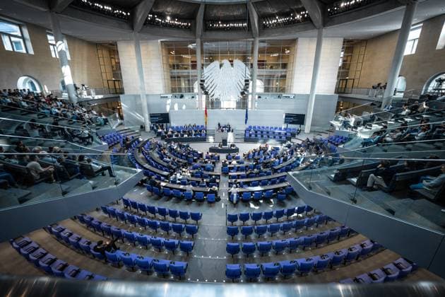 News Bilder des Tages Deutscher Bundestag, 124. Plenarsitzung Impressionen des Plenarsaal bei der 124. Sitzung des Deutschen Bundestag in Berlin Berlin Berlin Deutschland
