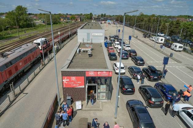 Bahnhof, Verladung, Autos, Autozug, Sylt-Shuttle, Niebüll, Schleswig-Holstein, Deutschland