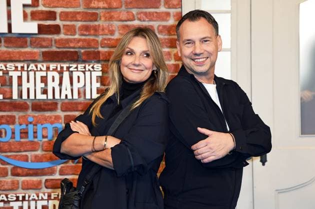 Entertainment Themen der Woche KW43 Entertainment Bilder des Tages Kim Fisher, Sebastian Fitzek bei der Premiere der Amazon Prime Video Serie von Sebastian Fitzeks DIE THERAPIE im Zoo Palast in Berlin am 23.10.2023