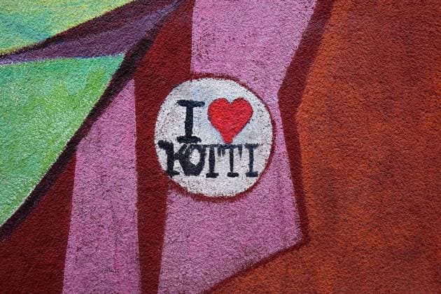 Graffiti mit Schriftzug und Herzsymbol Graffiti mit Schriftzug und Herzsymbol, 02.10.2023, Kreuzberg, Berlin, Auf einem Graffiti steht der Schriftzug ich liebe Kotti mit einem Herzsymbol.