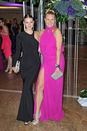 Deutscher Sportpresseball 2023. Magdalena Brzeska und Noemi Peschel anläßlich des Deutschen Sportpresseballs am 04.11.2023 in der Alten Oper Frankfurt Main. 20231104MWI106590