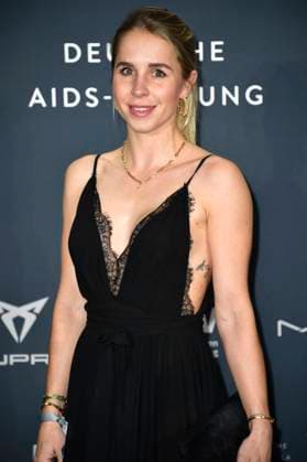Nina Neuer bei der 27. Festlichen Operngala 2023 für die Deutsche Aids Stiftung in der Deutschen Oper. Berlin, 04.11.2023