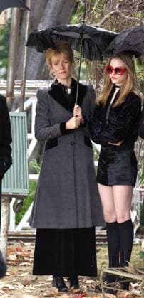 UK SALES ONLY Gwyneth Paltrow on the set of her latest movie Running with Scissors. 3732 LOS ANGELES, CALIFORNIA - Monday April 4 2005. Gwyneth Paltrow and Evan Rachel Wood on the last day of filming her latest movie Running With Scissors . Running with Scissors is the true story of a boy whose mother (a poet with delusions of Anne Sexton) gave him away to be raised by her psychiatrist, a dead ringer for Santa and a lunatic in the bargain. Suddenly, at age twelve, Augusten Burroughs found himself living in a dilapidated Victorian house in perfect squalor. Dr. Finch s (Brian Cox) bizarre family, a few patients and a peadophile living in the backyard shed completed the tableau. There were no rules and no school. The Christmas tr  Copyright: xDanielxMayerx xAvalonx 0520040670