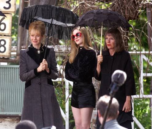 UK SALES ONLY Gwyneth Paltrow on the set of her latest movie Running with Scissors. 3732 LOS ANGELES, CALIFORNIA - Monday April 4 2005. Gwyneth Paltrow on the last day of filming her latest movie Running With Scissors . A smiling Gwyneth was joined on set by (l-r) Brian Cox, Evan Rachel Wood and Jill Clayburgh. Running with Scissors is the true story of a boy whose mother (a poet with delusions of Anne Sexton) gave him away to be raised by her psychiatrist, a dead ringer for Santa and a lunatic in the bargain. Suddenly, at age twelve, Augusten Burroughs found himself living in a dilapidated Victorian house in perfect squalor. Dr. Finch s (Brian Cox) bizarre family, a few patients and a pedophile living in the backyard shed co  Copyright: xDanielxMayerx xAvalonx 0520040824