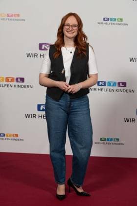 Johanna MUESSIGER, Müssiger, Moderatorin, Portraet, Porträt, Portrait, Angeschnittenes Einzelbild, Einzelmotiv, 28. RTL Spendenmarathon Wir helfen Kindern , Fernsehen, 16.-17.11.2023.