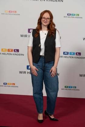 Johanna MUESSIGER, Müssiger, Moderatorin, Portraet, Porträt, Portrait, Angeschnittenes Einzelbild, Einzelmotiv, 28. RTL Spendenmarathon Wir helfen Kindern , Fernsehen, 16.-17.11.2023.