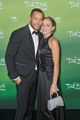 Premiere: TARZAN . Andrej Mangold mit seiner Freundin Annika Jung anläßlich der Premiere des Disneys Musical TARZAN am 16.11.2023 im Stage Apollo Theater Stuttgart. 20231116MWI108471