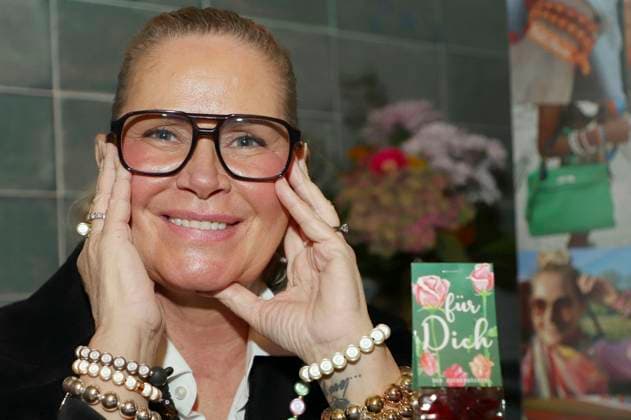 Claudia Effenberg als Markenbotschafterin präsentiert Magic Pearl auf dem Foodie Date x Foodboom Event im Foodboom. Hamburg, 21.11.2023