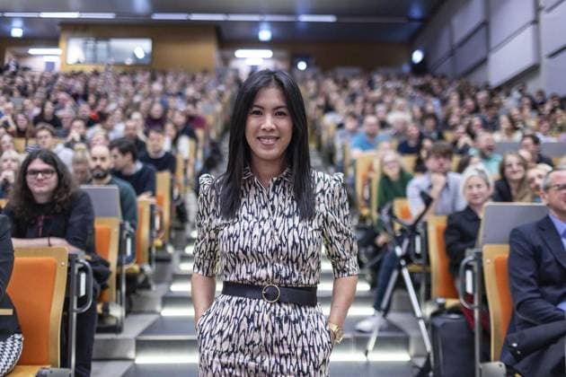 Bilder des Jahres 2023, News 11 November News Themen der Woche KW47 News Bilder des Tages Duisburg.- Mai Thi Nguyen spricht an der UDE Copyright: LarsxHeidrich