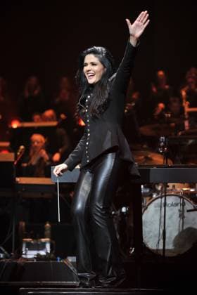 Night of the Proms 2023. Dirigentin Alexandra Arrieche während eines Auftrittes im Rahmen der Night of the Proms 2023 am 01.12.2023 in der SAP-Arena Mannheim. 20231201MWI113047
