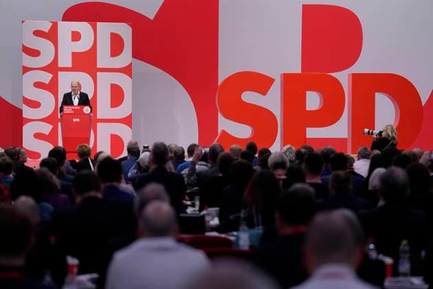 Bilder des Jahres 2023, News 12 Dezember News Themen der Woche KW49 News Bilder des Tages SPD Bundesparteitag 2023 Bundeskanzler Olaf Scholz spricht vor den Delegierten auf der Buehne beim SPD Bundesparteitag in Berlin , Berlin , 09.12.2023 Berlin Berlin Deutschland