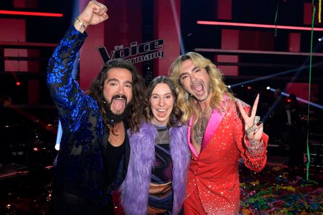 Bilder des Jahres 2023, Entertainment 12 Dezember Tom Kaulitz, Malou Lovis Kreyelkamp und Bill Kaulitz im Finale der 13. Staffel der Castingshow The Voice of Germany 2023 im Studio H Berlin Adlershof. Berlin, 08.12.2023