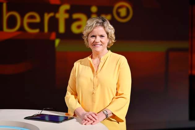 Bilder des Jahres 2023, Entertainment 12 Dezember Entertainment Themen der Woche KW50 Fernsehjournalistin Brigitte Büscher zum letzten Mal in der ARD-Talkshow hart aber fair in den WDR-Studios Köln. Köln, 11.12.2023 NRW Deutschland Copyright: xChristophxHardtx