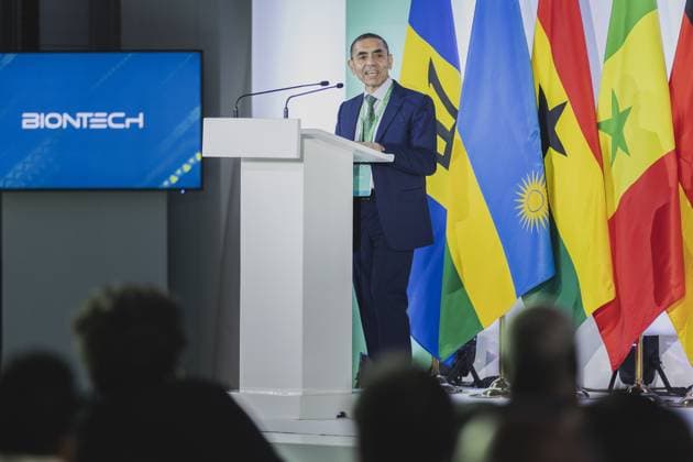 Bilder des Jahres 2023, News 12 Dezember News Themen der Woche KW51 News Bilder des Tages Prof. Ugur Sahin, Vorstandsvorsitzenden der Firma Biontech SE, aufgenommen im Rahmen der Einweihungszeremonie fuer die Produktionsstaette fuer mRNA-Impfstoffe der Firma Biontech in Kigali, 18.12.2023. Baerbock reist nach Ruanda fuer bilaterale Gespraeche sowie zur Eroeffnung der ersten Produktionsstaette fuer mRNA-Impfstoffe in Afrika. Kigali Ruanda Copyright: xFlorianxGaertnerx