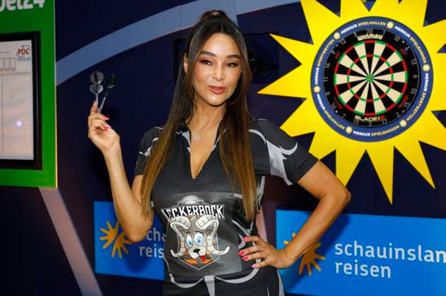 Verona Pooth bei der Promi-Darts-WM 2024 im Maritim Hotel. Düsseldorf, 06.01.2024