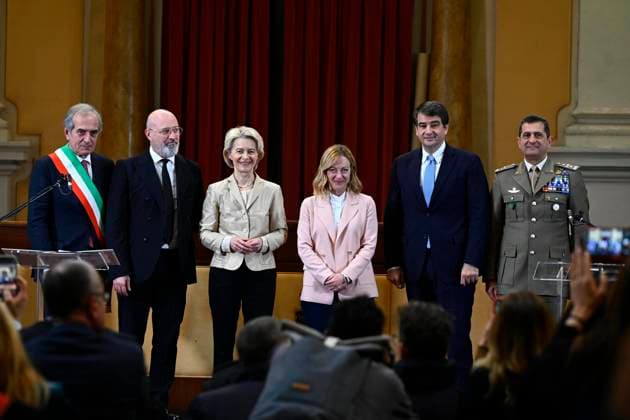 Bilder des Jahres 2024, News 01 Januar News Themen der Woche KW03 News Bilder des Tages Foto IPP Albano Venturini, Forli 17 01 2024, politica, la premier Giorgia Meloni e la presidente della Commissione Europea Ursula von der Leyen insieme per parlare di Pnrr e alluvione. Nella foto da sinistra Gian Luca Zattini sindaco di Forli, Stefano Bonaccini presidente della Regione Emilia-Romagna, Ursula von der Leyen presidente della Commissione Europea, Giorgia Meloni (Presidente del Consiglio dei Ministri) Raffaele Fitto ministro per gli affari europei, le politiche di coesione e il PNRR e Francesco Paolo Figliuolo generale delle forze armate italiane -Italy Photo Press World Copyright-