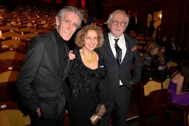 Bernd Schadewald, Michaela May und Günther Maria Halmer bei der Verleihung des 45. Bayerischen Filmpreises 2023 im Prinzregententheater. München, 19.01.2024