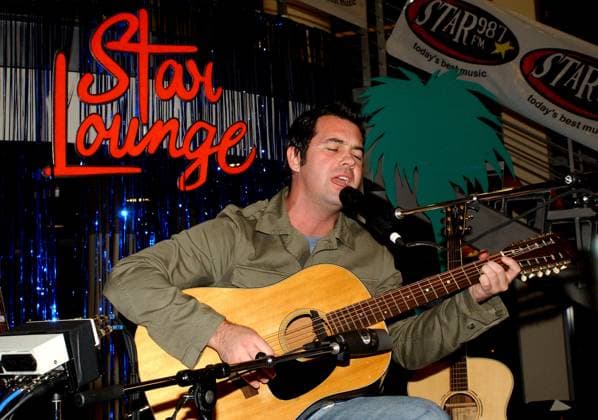 The Release & Signing of The 2002 Star 98.7 Lounge CD Benefitting The Lili Claire Foundation Duncan Sheik performs live at the Release & Signing of the 2002 Star 98.7 Lounge CD Benefiting the Lili Claire Foundation held at Tower Records at the Sherman Oaks Galleria in Sherman Oaks , California on November 5,2002 Photo by Debbie VanStory iPhoto.ca DVLACAL11220273 LA California United States EDITORIAL USE ONLY Copyright: x2002xDebbiexVanStoryx DVLACAL11220273 DebbiexVanStoryx 710_DVLACAL11220273