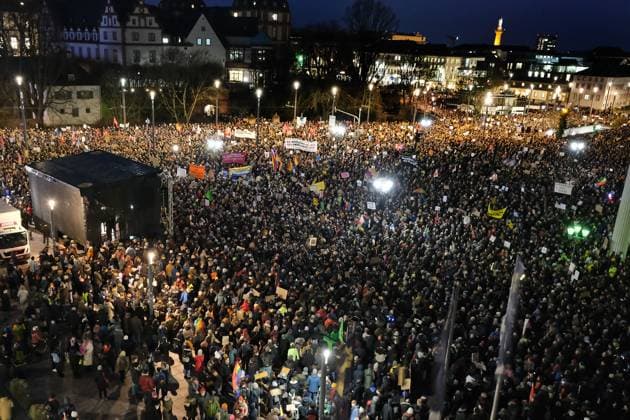 Bilder des Jahres 2024, News 01 Januar News Themen der Woche KW04 23.01.2024, Darmstadt, DEU Demonstration gegen Rechts und die AFD in der Darmstaedter Innenstadt mit ca 15000 Teilnehmern. Demokratie verteidigen Ð Gemeinsam gegen die AfD.
